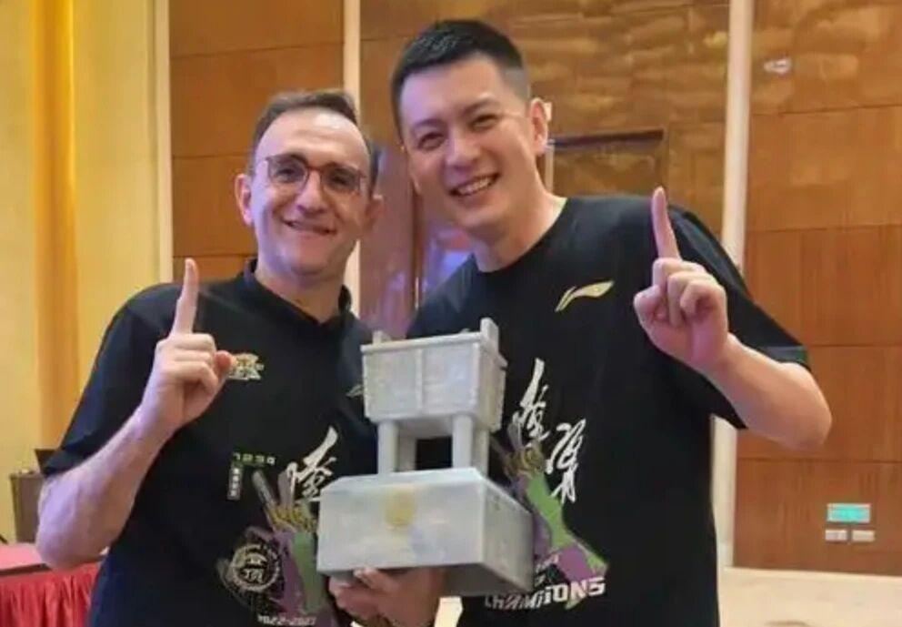 爱游戏体育官方入口-辽宁男篮官宣换帅，北京男篮周琦阶段报销，徐杰蝉联全明星票王